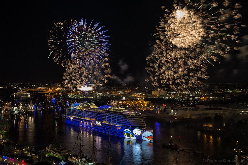 AIDA Feuerwerk am 827. Hafengeburtstag V