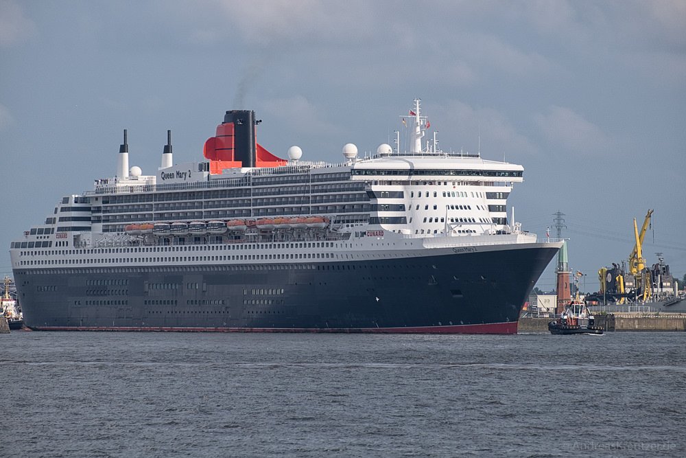 Queen Mary 2 auf dem Weg zum Eindocken I