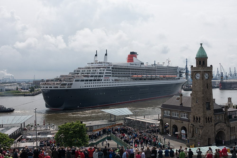 Ausdocken der Queen Mary 2 III