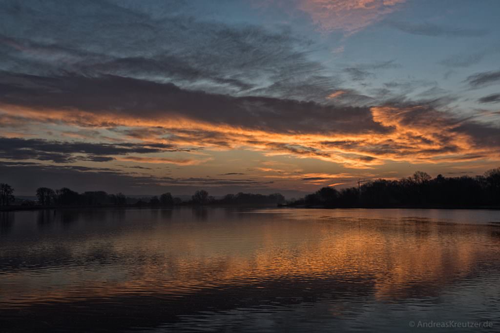 Sonnenaufgang an der Elbe