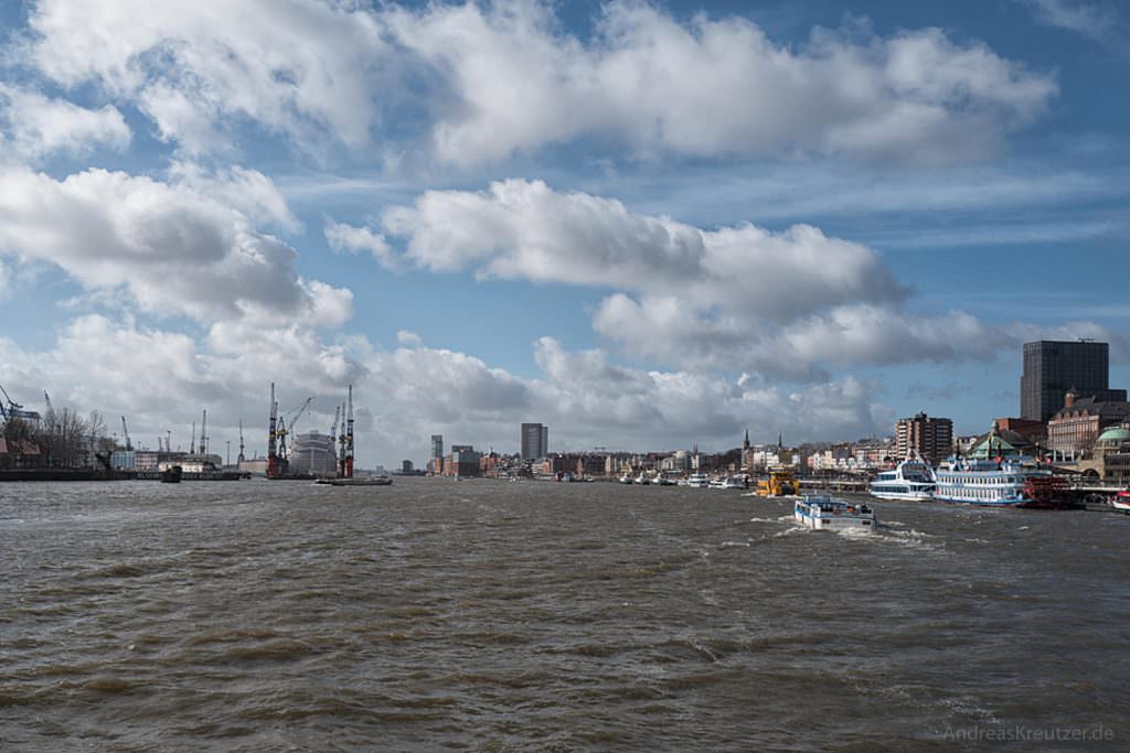 Blick auf den Hamburger Hafen