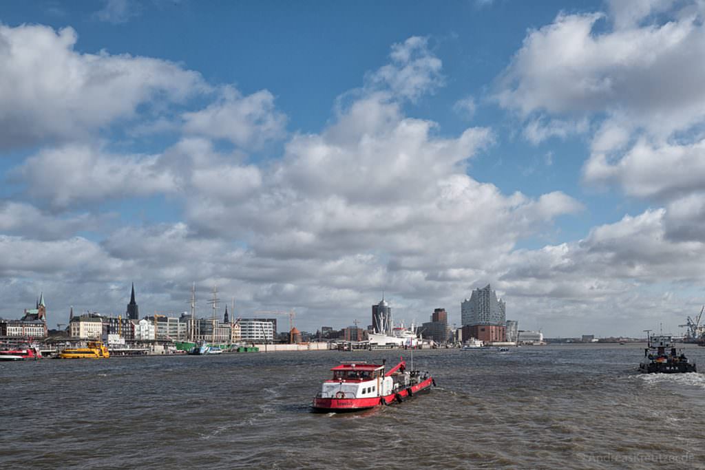 Blick auf die Elbphilharmonie