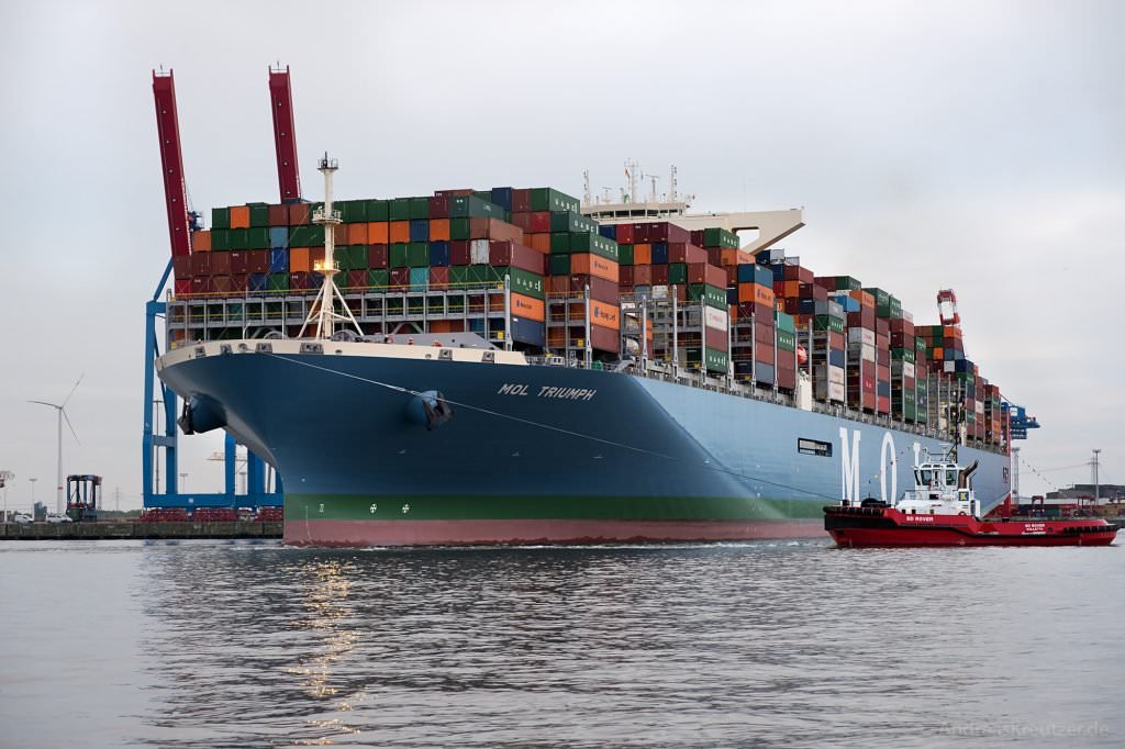 MOL Triumph in Hamburg