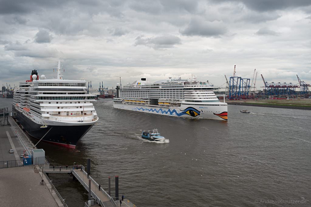 AIDAprima und Queen Elizabeth in Hamburg