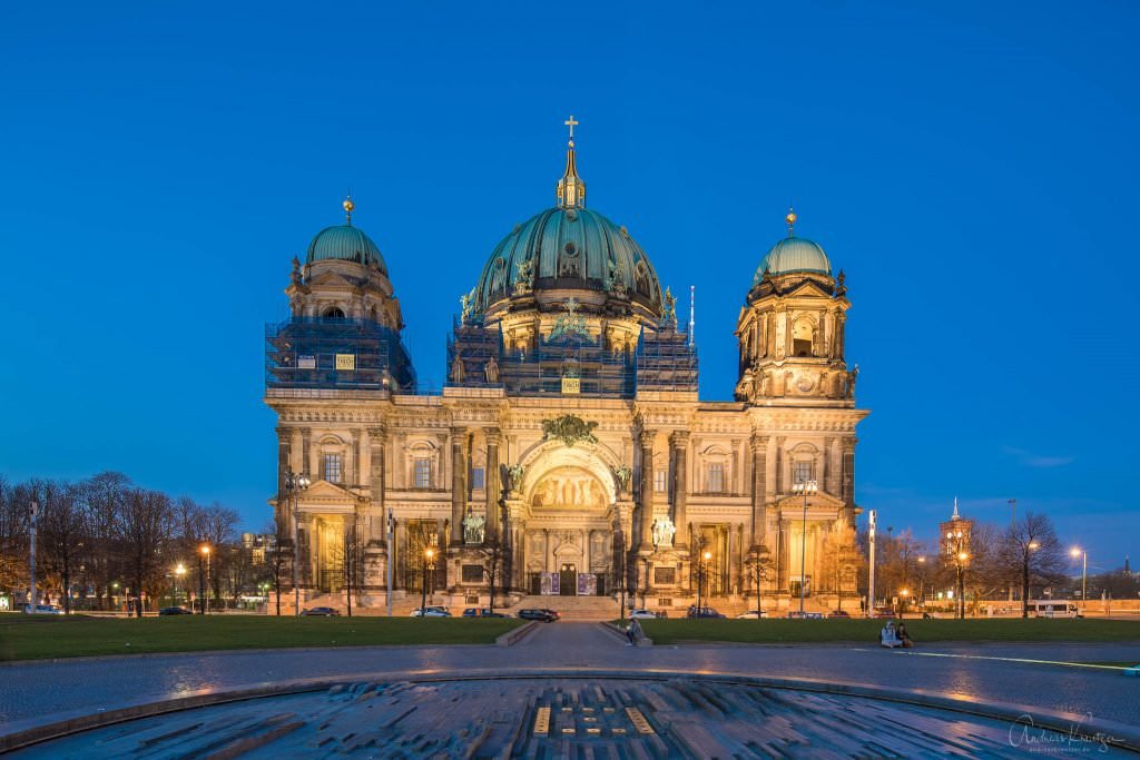 Berliner Dom zur blauen Stunde