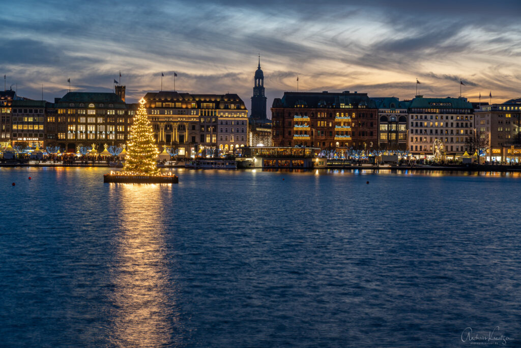 Hamburger Binnenalster zur Weihnachtszeit