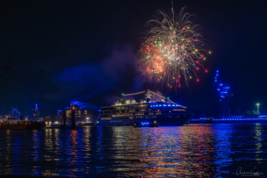 World Voyager bei der Cruise Days Parade 2023