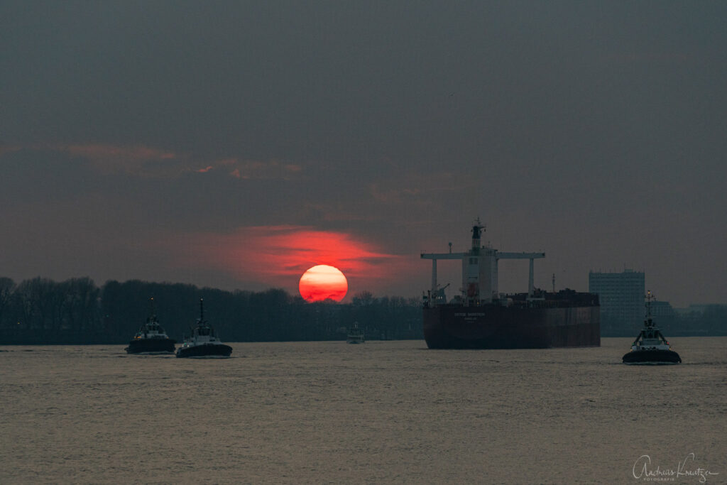 Sonnenuntergang am Hafen