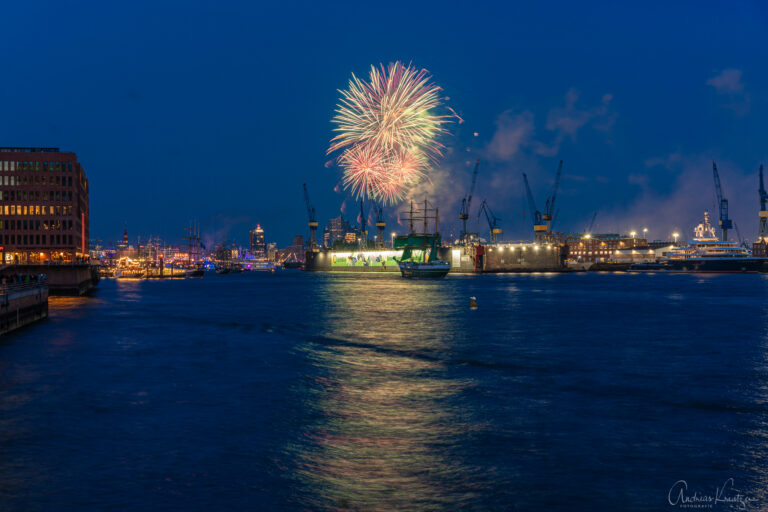 Feuerwerk beim 835. Hafengeburtstag
