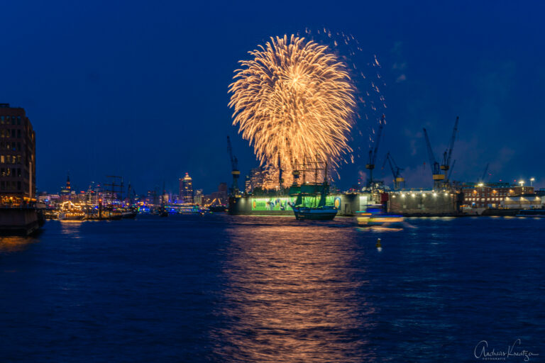 Feuerwerk beim 835. Hafengeburtstag