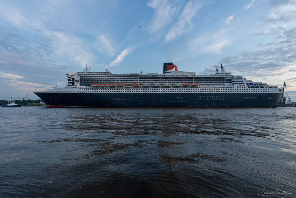 Jubiläumsfahrt Queen Mary 2 in Hamburg